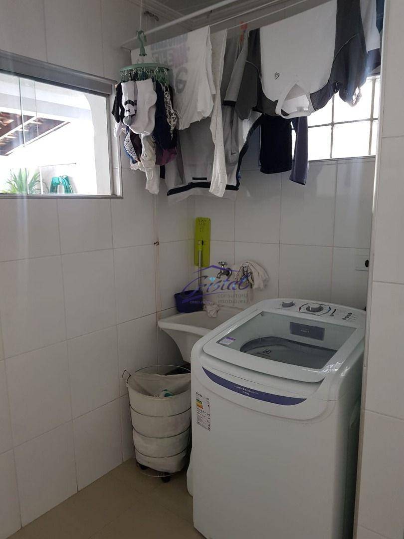 Casa de Condomínio à venda com 4 quartos, 240m² - Foto 17