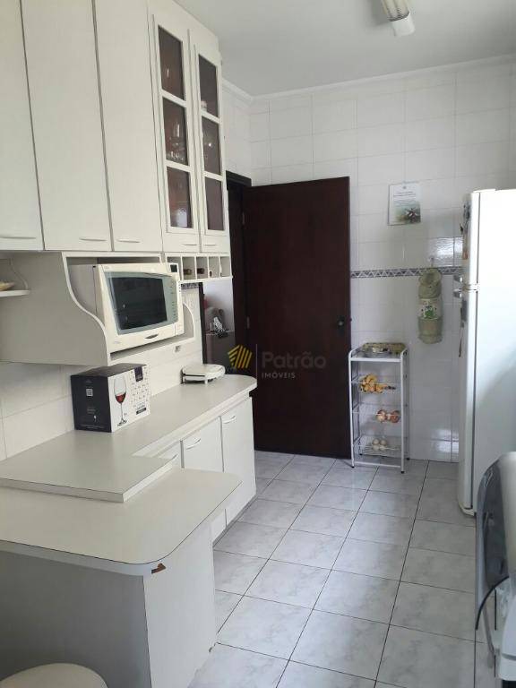 Apartamento à venda com 2 quartos, 70m² - Foto 22