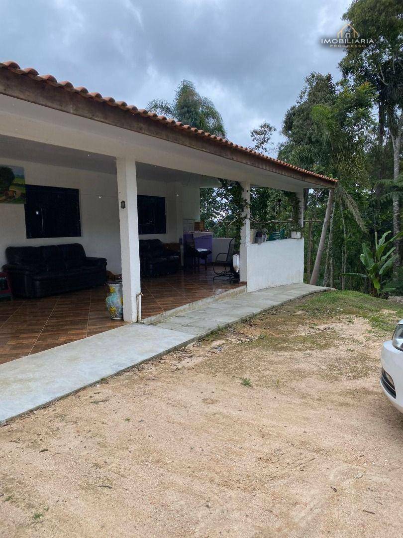 Chácara à venda com 2 quartos, 50m² - Foto 2