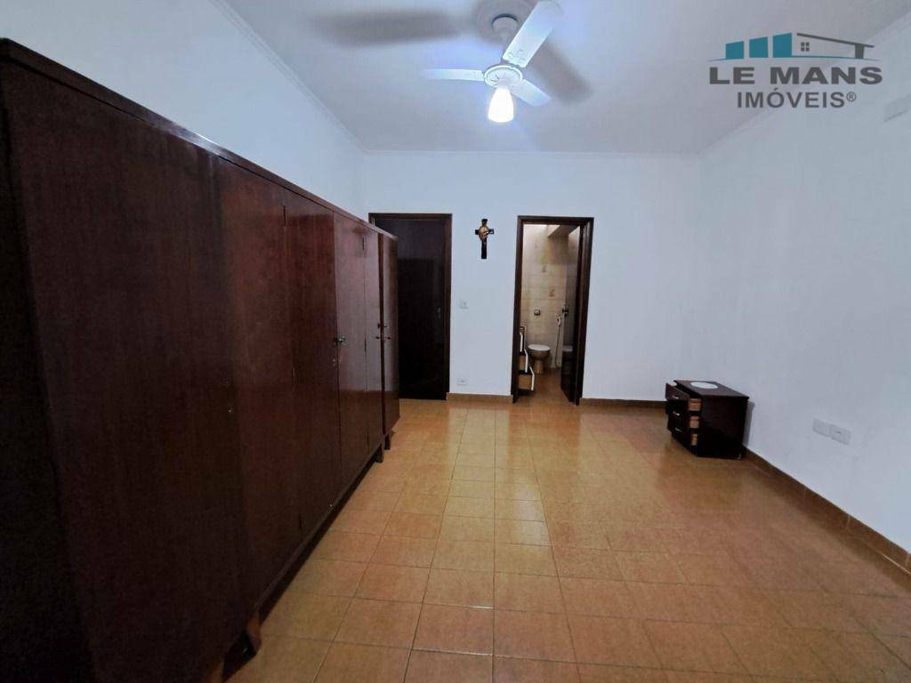 Casa à venda com 4 quartos, 250m² - Foto 13