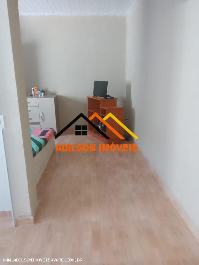 Casa à venda com 2 quartos, 200m² - Foto 1