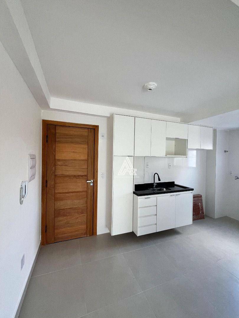 Apartamento à venda com 2 quartos, 57m² - Foto 2