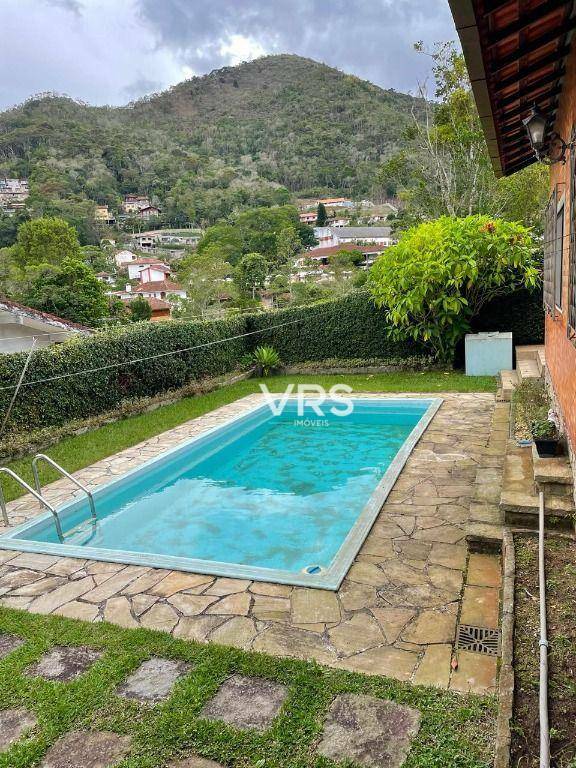 Casa à venda com 5 quartos, 239m² - Foto 13