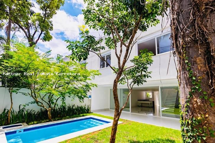 Casa de Condomínio à venda com 4 quartos, 420m² - Foto 1