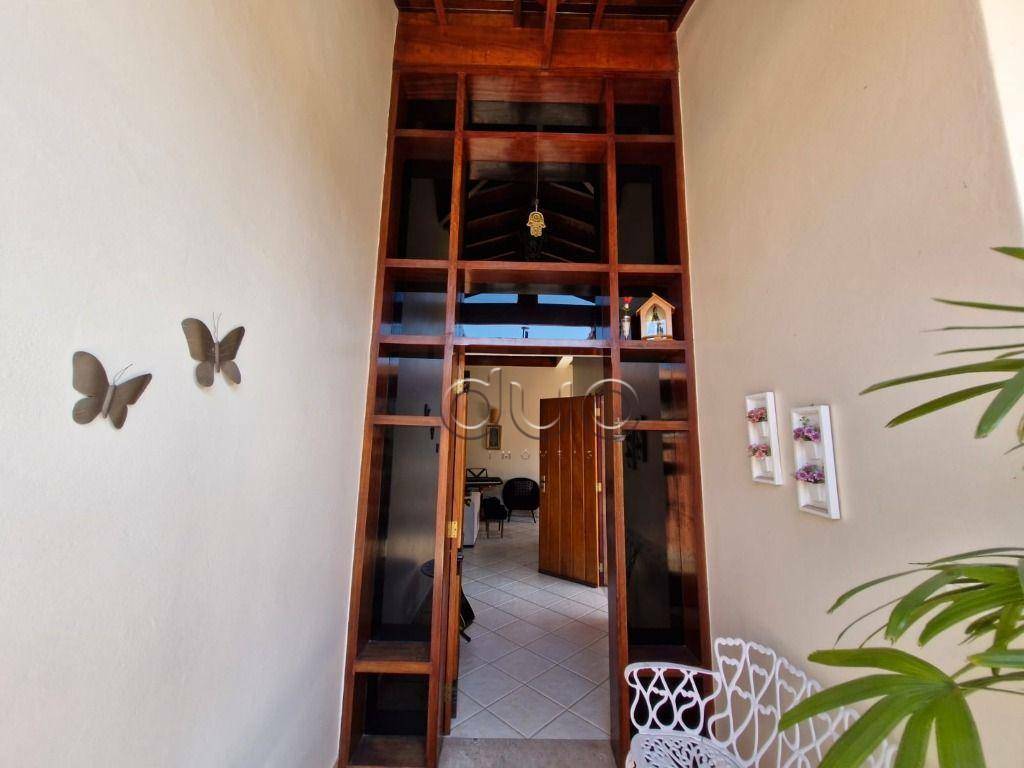 Casa de Condomínio à venda com 3 quartos, 257m² - Foto 2