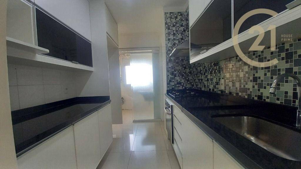 Apartamento para alugar com 3 quartos, 95m² - Foto 9