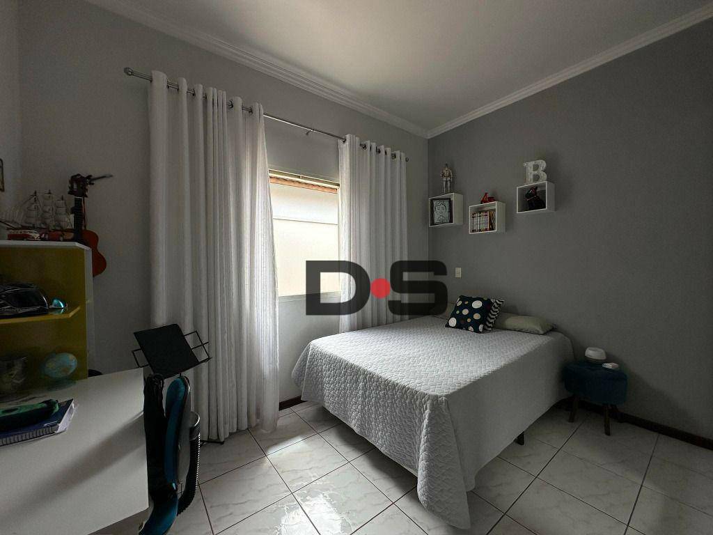 Casa à venda com 3 quartos, 152m² - Foto 6