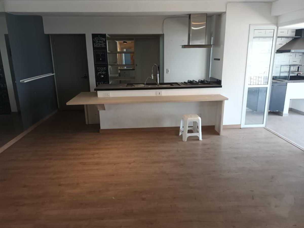 Apartamento à venda com 3 quartos, 100m² - Foto 1