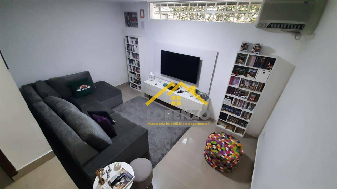 Sobrado à venda com 3 quartos, 300m² - Foto 2