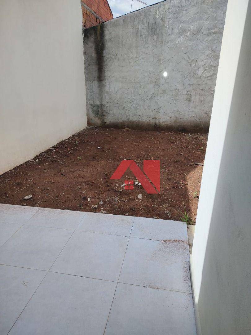 Casa à venda com 2 quartos, 70m² - Foto 5