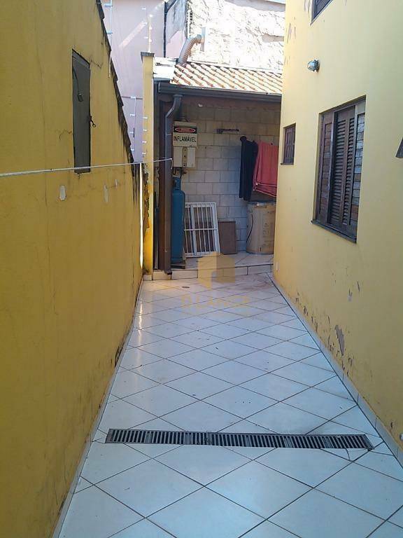 Casa à venda com 4 quartos, 240m² - Foto 18