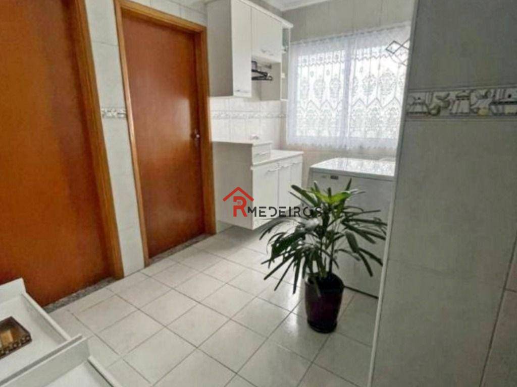 Apartamento à venda com 3 quartos, 176m² - Foto 22