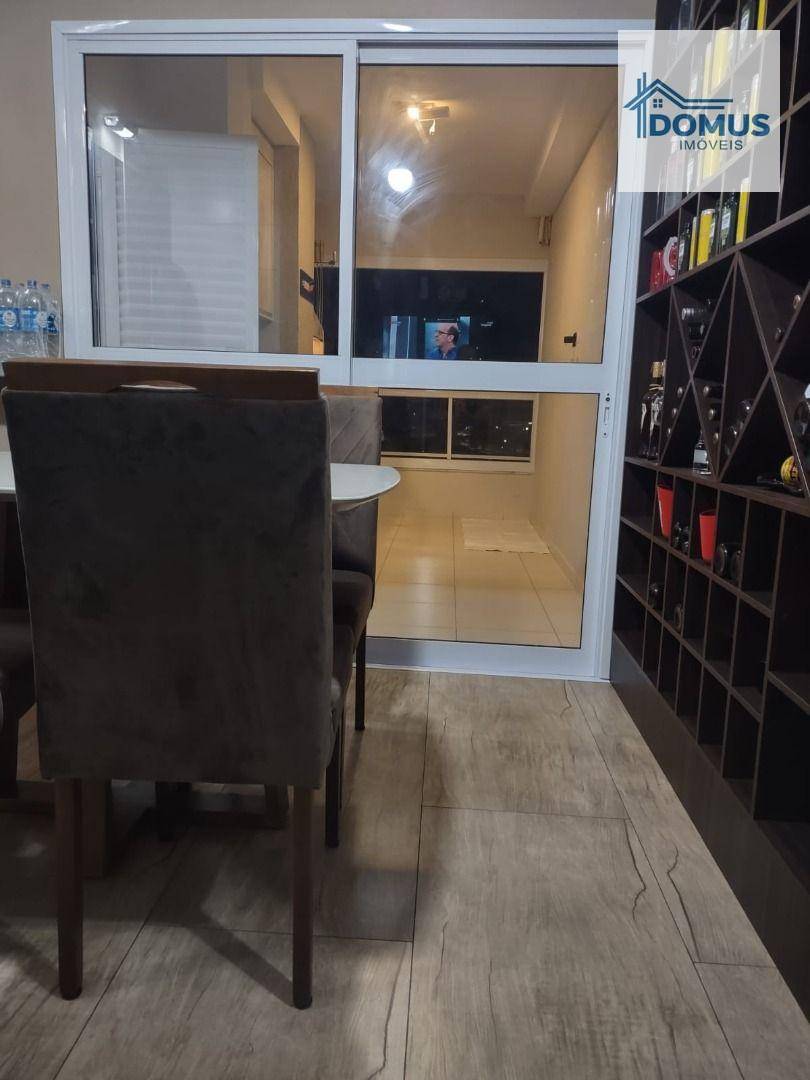 Apartamento à venda com 3 quartos, 81m² - Foto 2