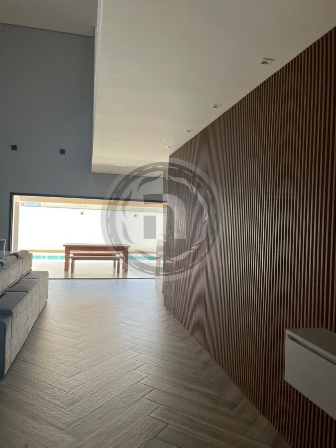 Casa de Condomínio à venda com 4 quartos, 302m² - Foto 4