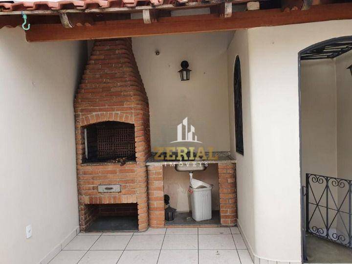 Sobrado à venda e aluguel com 3 quartos, 180m² - Foto 17