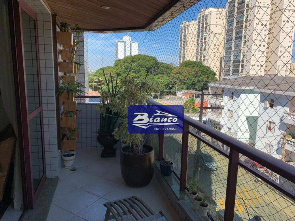 Apartamento à venda com 3 quartos, 200m² - Foto 3