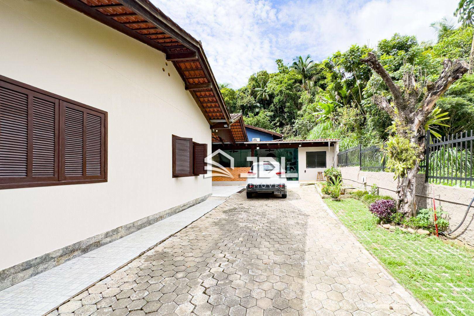 Casa à venda com 3 quartos, 198m² - Foto 3