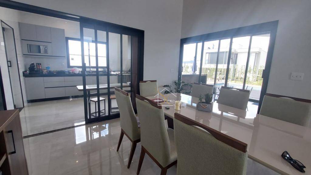 Casa de Condomínio à venda com 4 quartos, 263m² - Foto 6