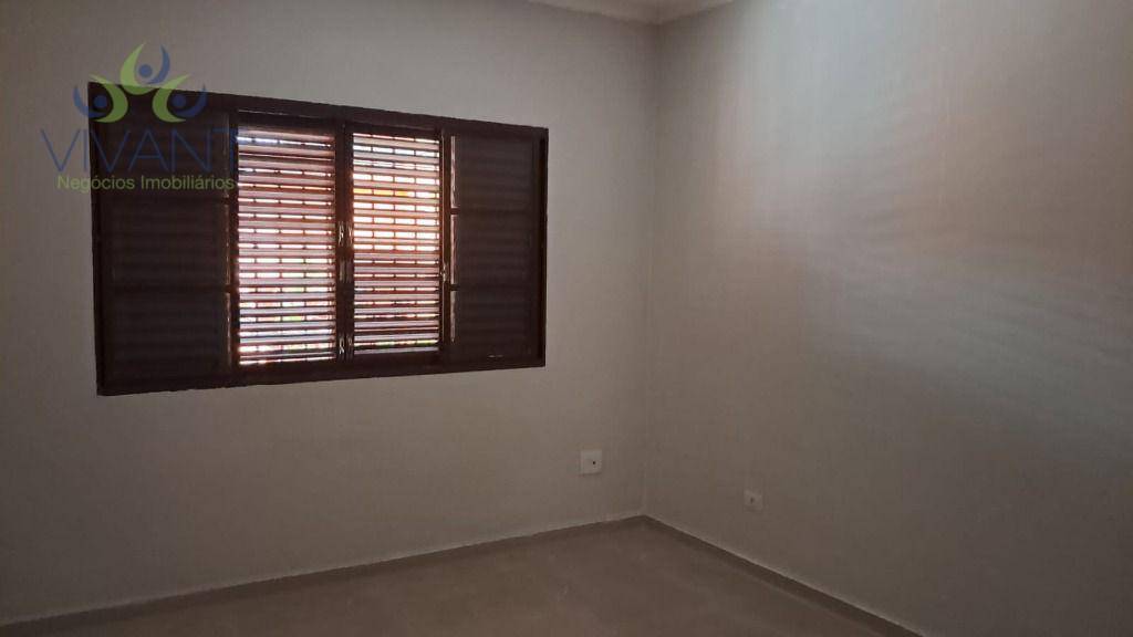 Casa para alugar com 4 quartos, 280m² - Foto 28