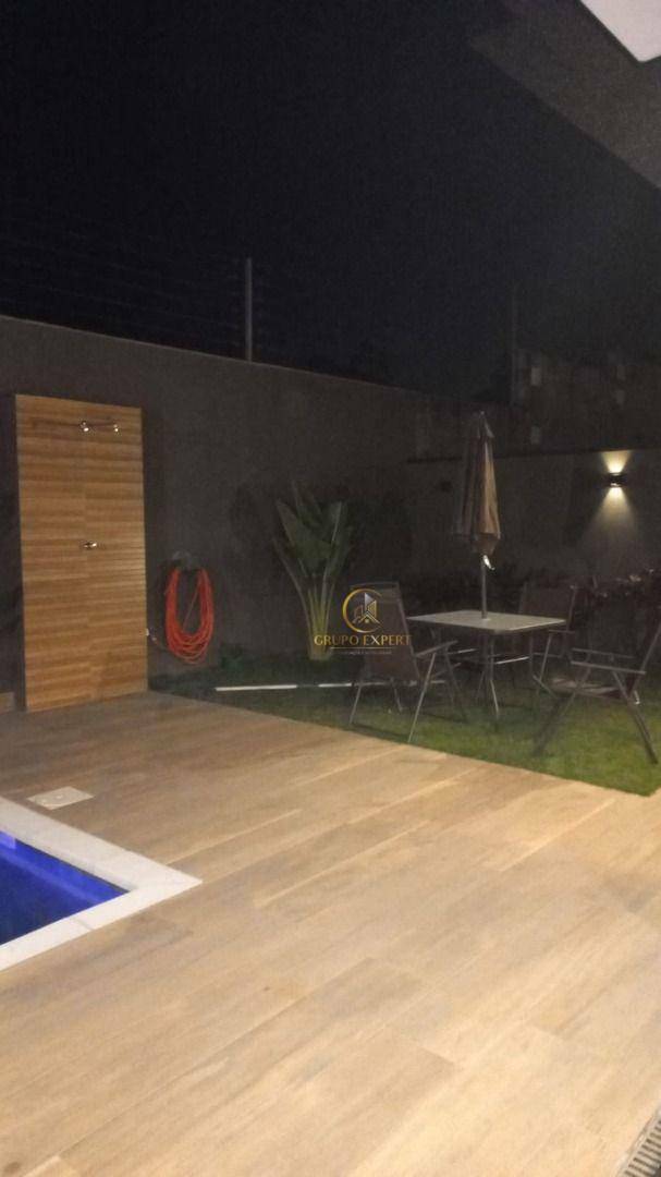 Casa de Condomínio à venda com 3 quartos, 240m² - Foto 4