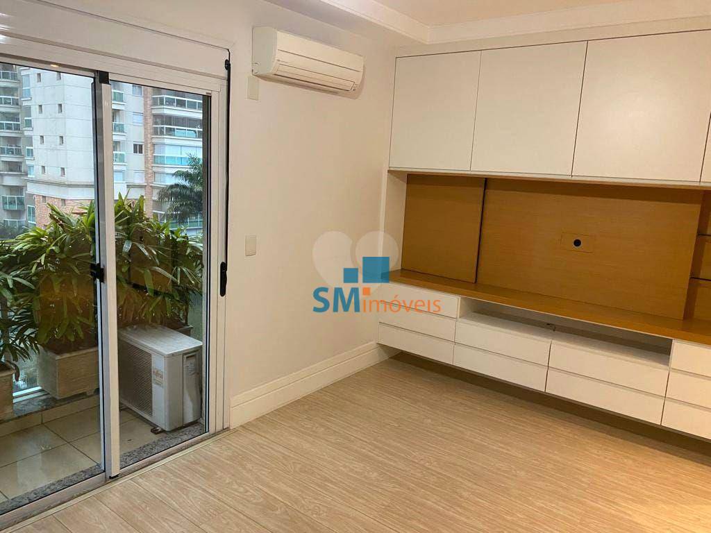 Apartamento para alugar com 3 quartos, 170m² - Foto 17