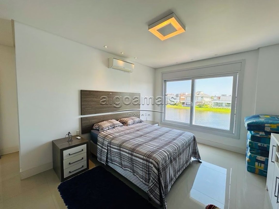 Casa de Condomínio à venda com 4 quartos, 310m² - Foto 18