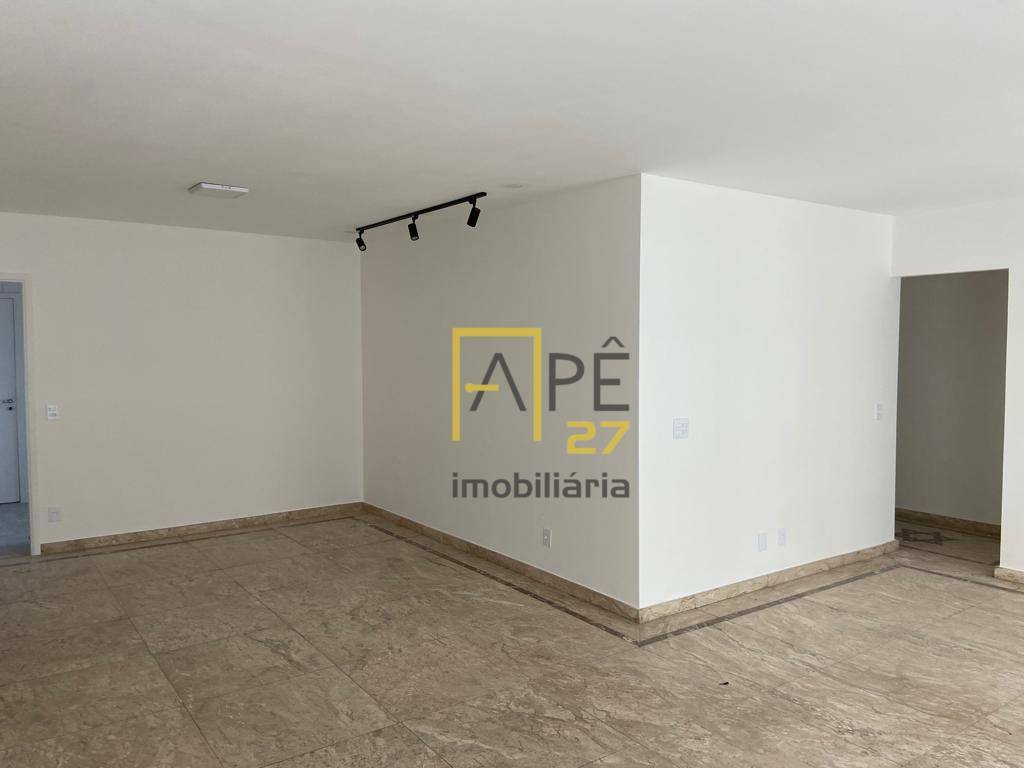 Apartamento para alugar com 3 quartos, 165m² - Foto 13