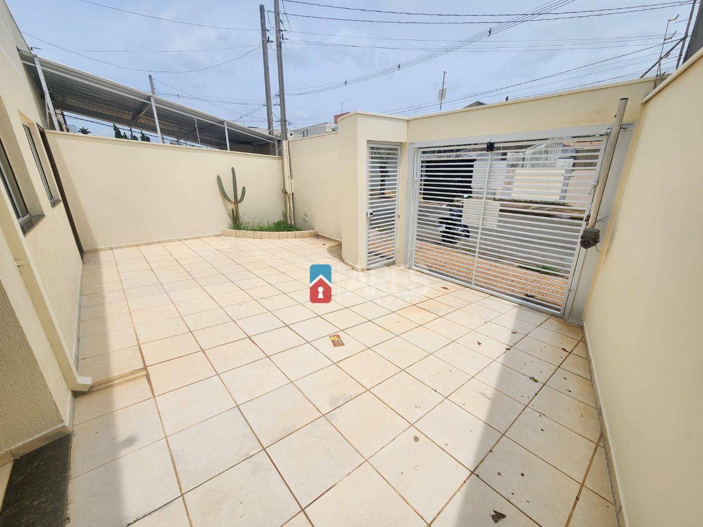 Casa à venda com 3 quartos, 80m² - Foto 2