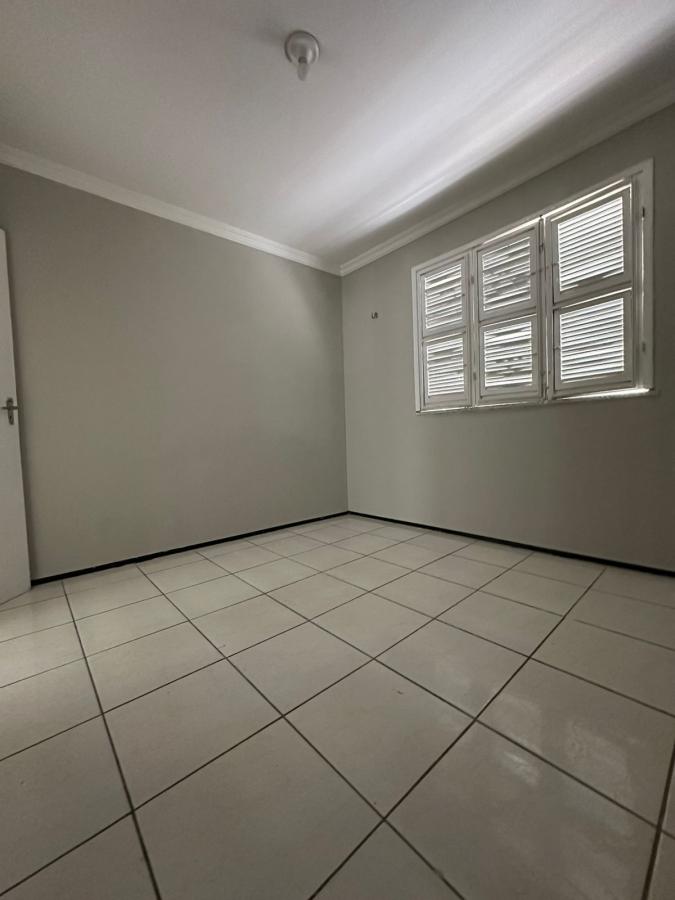 Apartamento para alugar com 2 quartos, 69m² - Foto 13