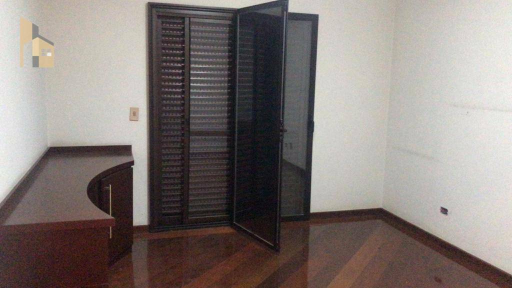 Apartamento à venda com 4 quartos, 200m² - Foto 3