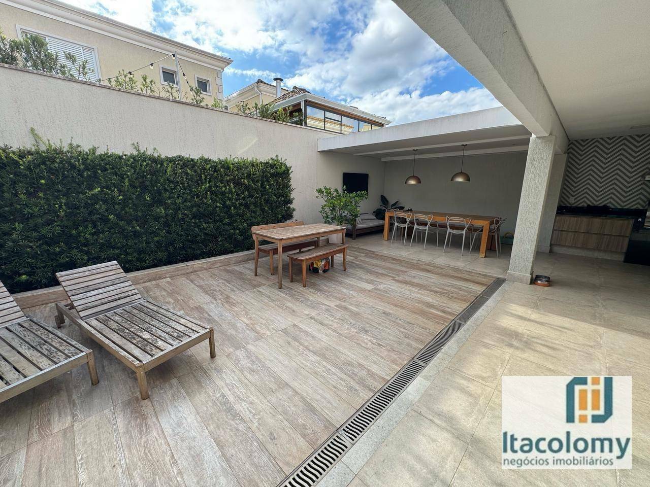 Casa de Condomínio à venda com 3 quartos, 236m² - Foto 17