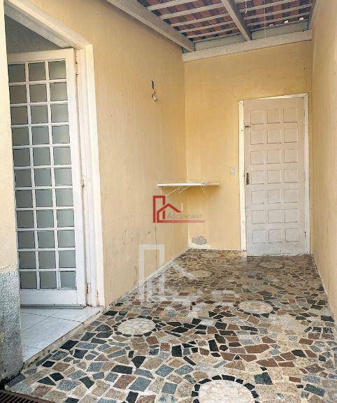 Casa à venda com 2 quartos, 75m² - Foto 11