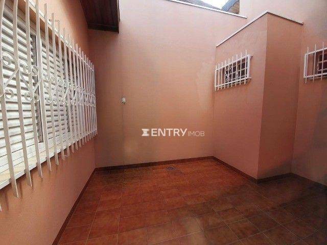 Casa à venda com 3 quartos, 207m² - Foto 17