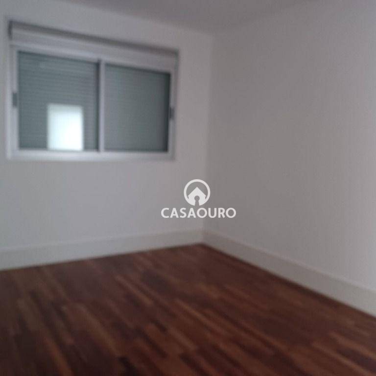 Apartamento à venda com 4 quartos, 217m² - Foto 14