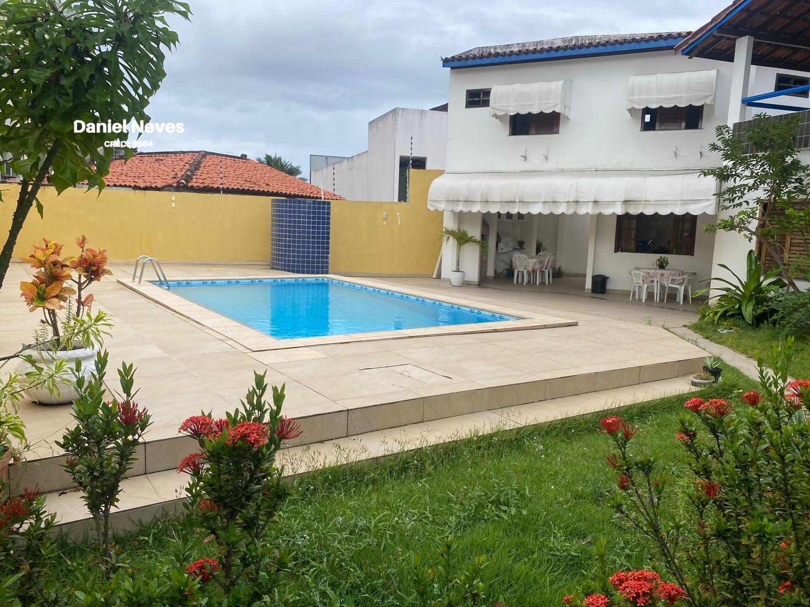 Casa à venda com 5 quartos, 600m² - Foto 1