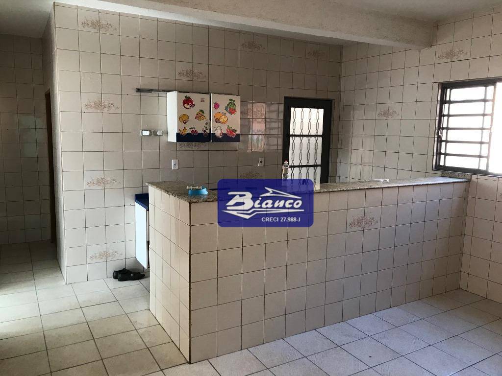 Sobrado à venda e aluguel com 4 quartos, 250m² - Foto 2