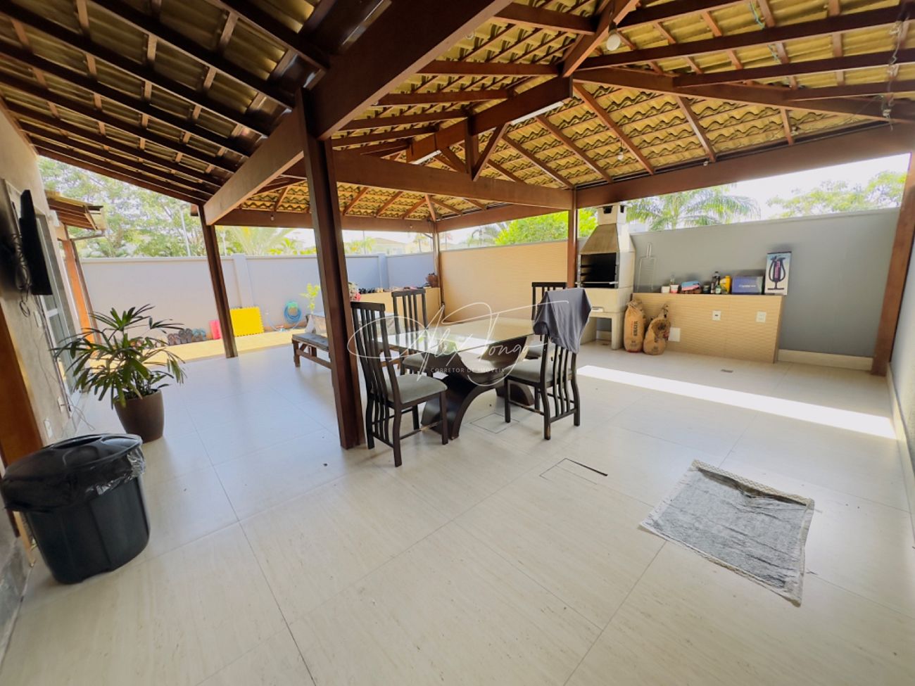 Casa de Condomínio à venda com 3 quartos, 135m² - Foto 3