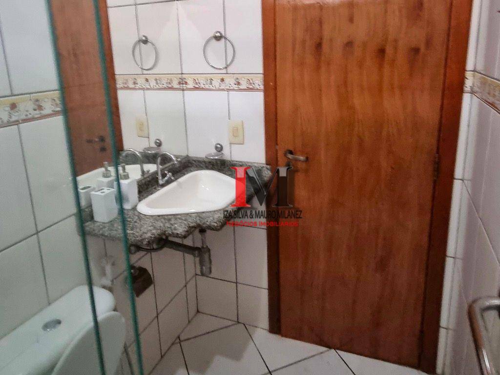 Casa para alugar com 3 quartos, 200m² - Foto 17