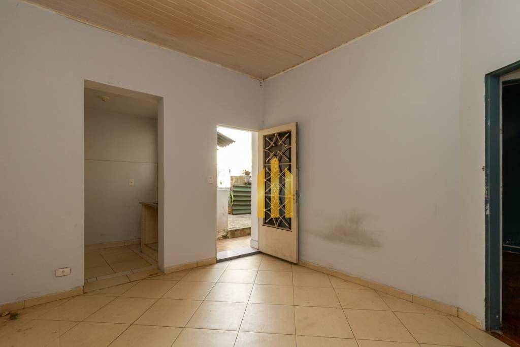 Casa para alugar com 3 quartos, 400m² - Foto 2