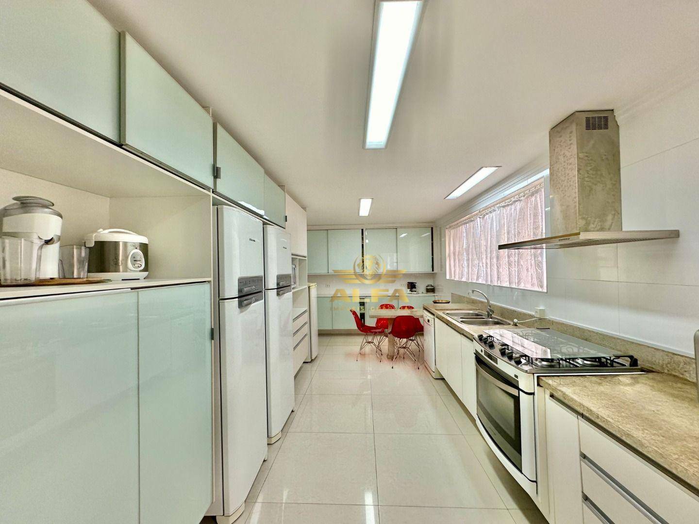 Apartamento à venda com 3 quartos, 211m² - Foto 29