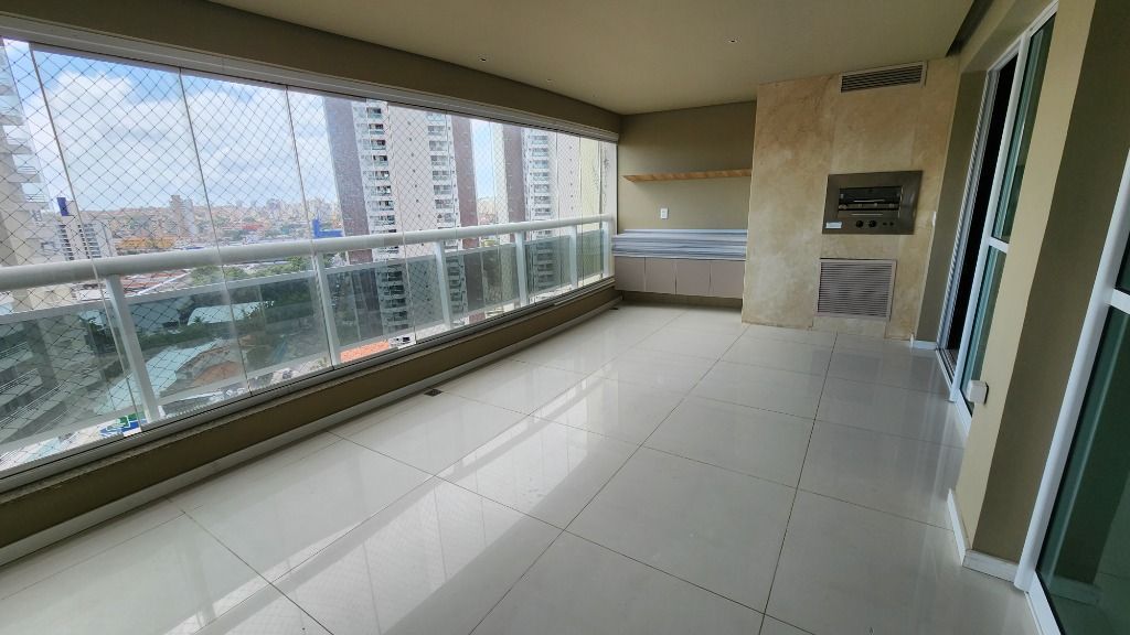 Apartamento à venda com 3 quartos, 226m² - Foto 13