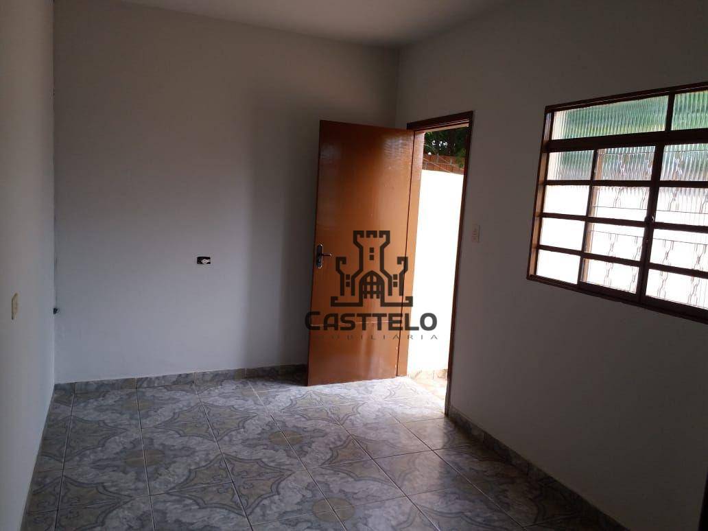 Casa à venda e aluguel com 3 quartos, 120m² - Foto 3