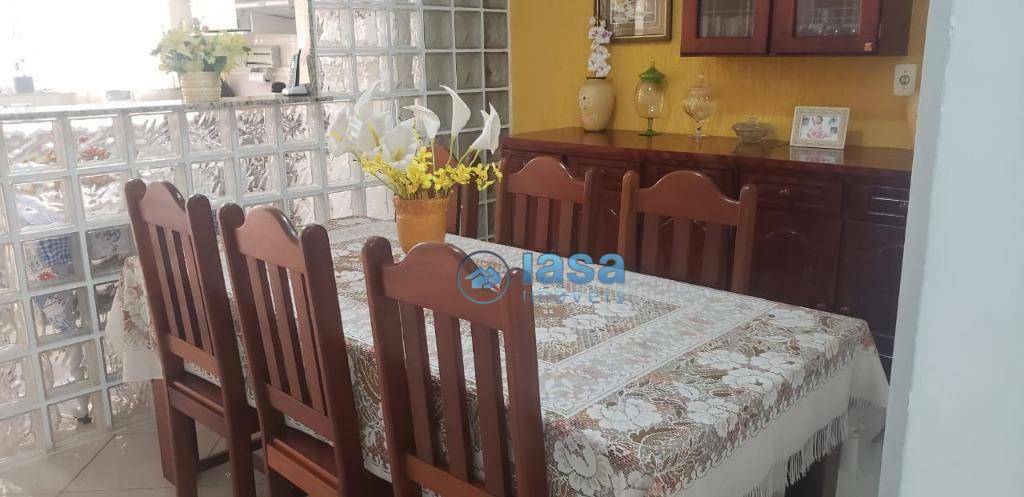 Sobrado à venda com 3 quartos, 218m² - Foto 15