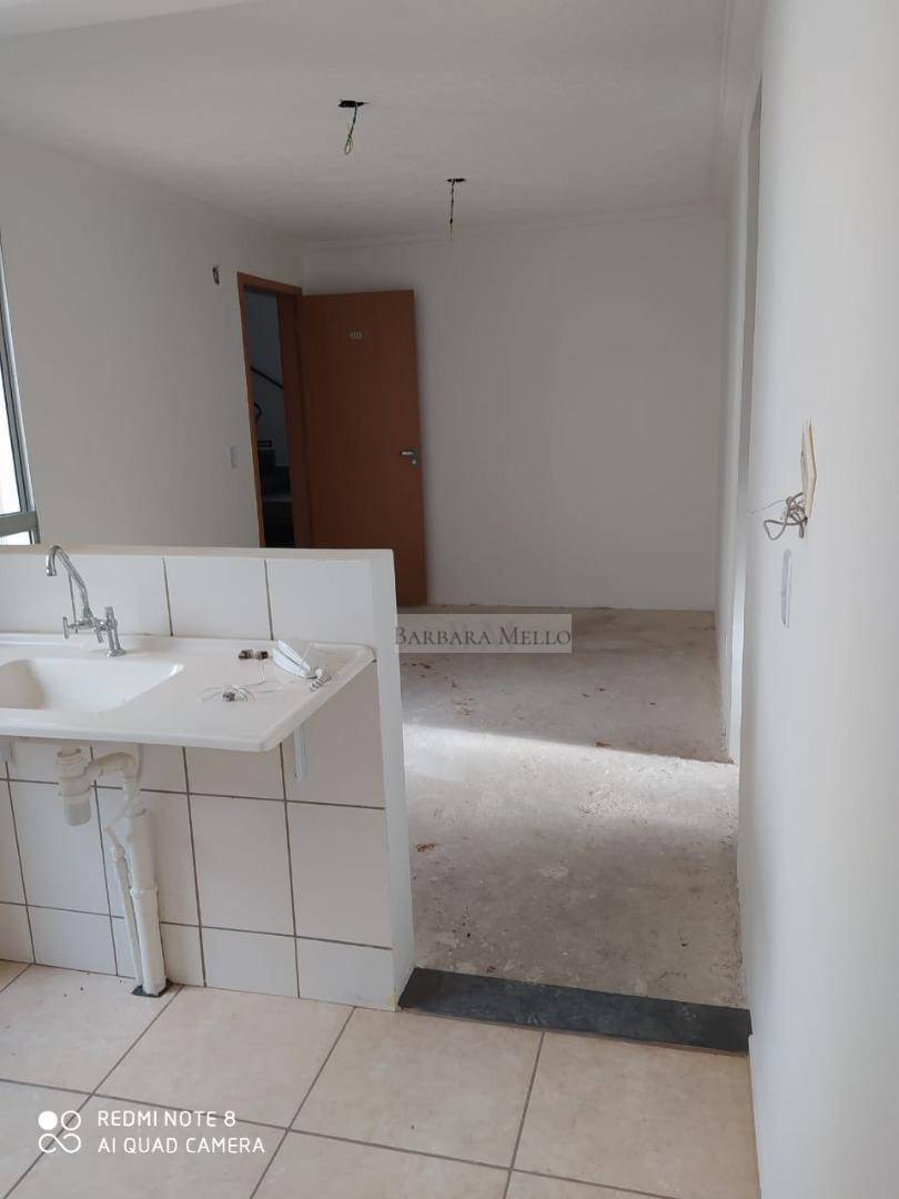 Apartamento à venda com 2 quartos, 45m² - Foto 2