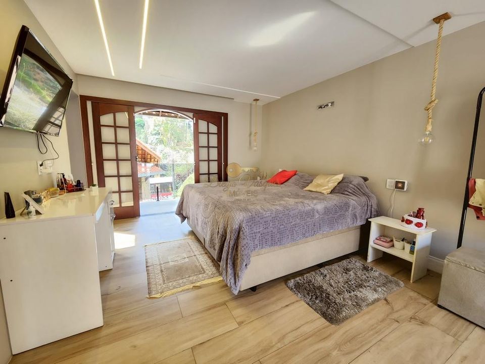 Casa à venda com 3 quartos, 300m² - Foto 23