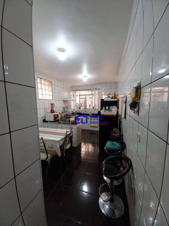 Sobrado à venda com 4 quartos, 180m² - Foto 7