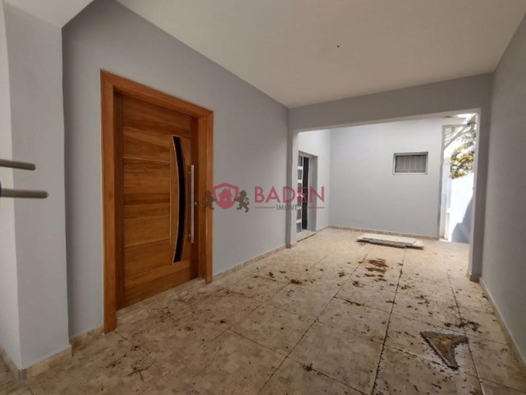 Casa à venda com 3 quartos, 299m² - Foto 4