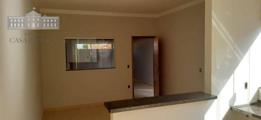 Casa à venda com 2 quartos, 90m² - Foto 1