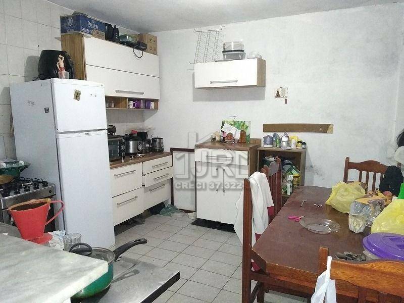 Casa à venda com 2 quartos, 125m² - Foto 2