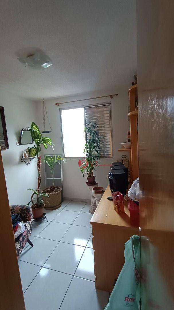 Apartamento à venda com 3 quartos, 50m² - Foto 9